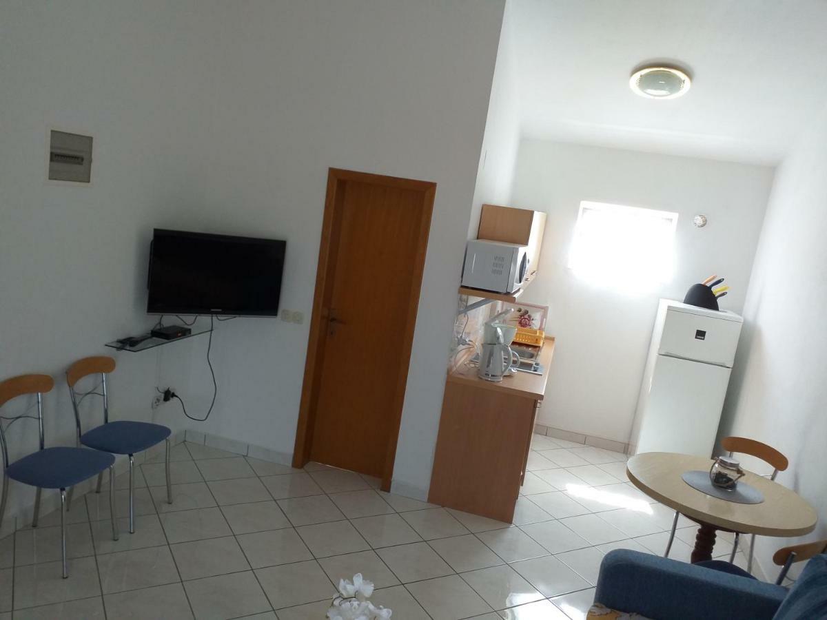 Apartments Vila Ana Вир Екстер'єр фото
