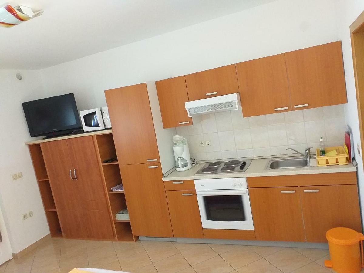 Apartments Vila Ana Вир Екстер'єр фото